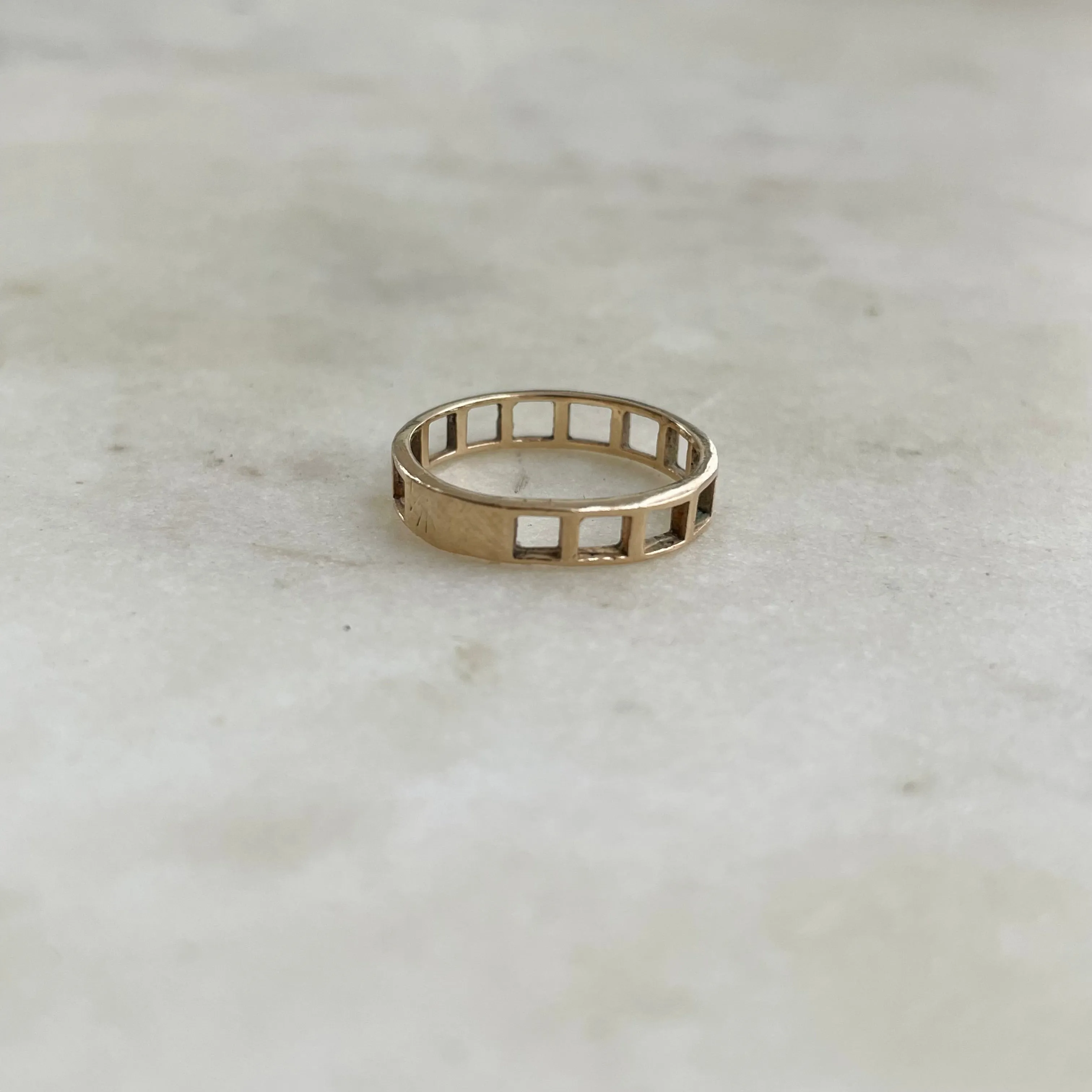 14K GOLD GRID RING — 1 ROW