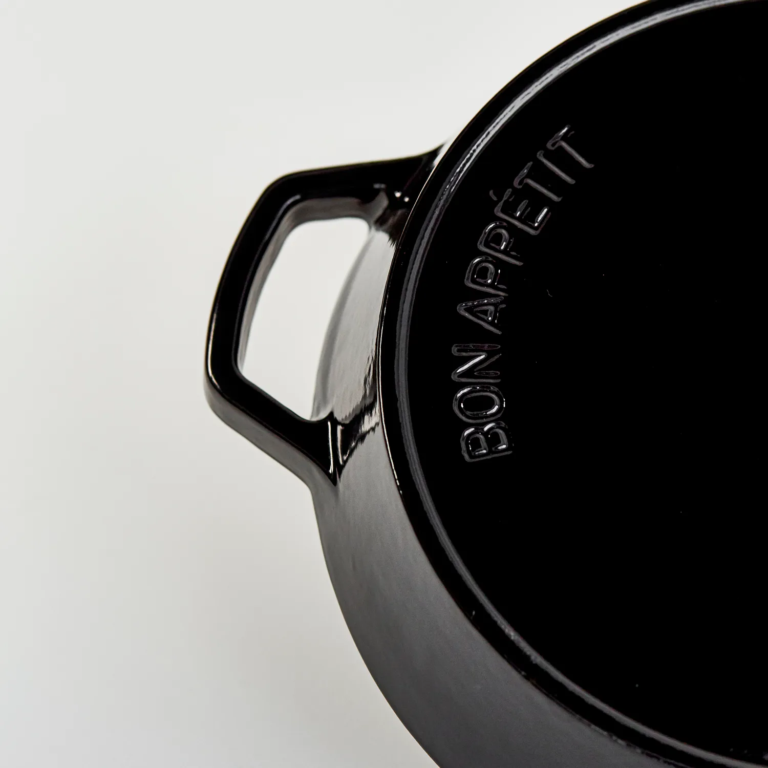 5.5 Quart Classic Dutch Oven