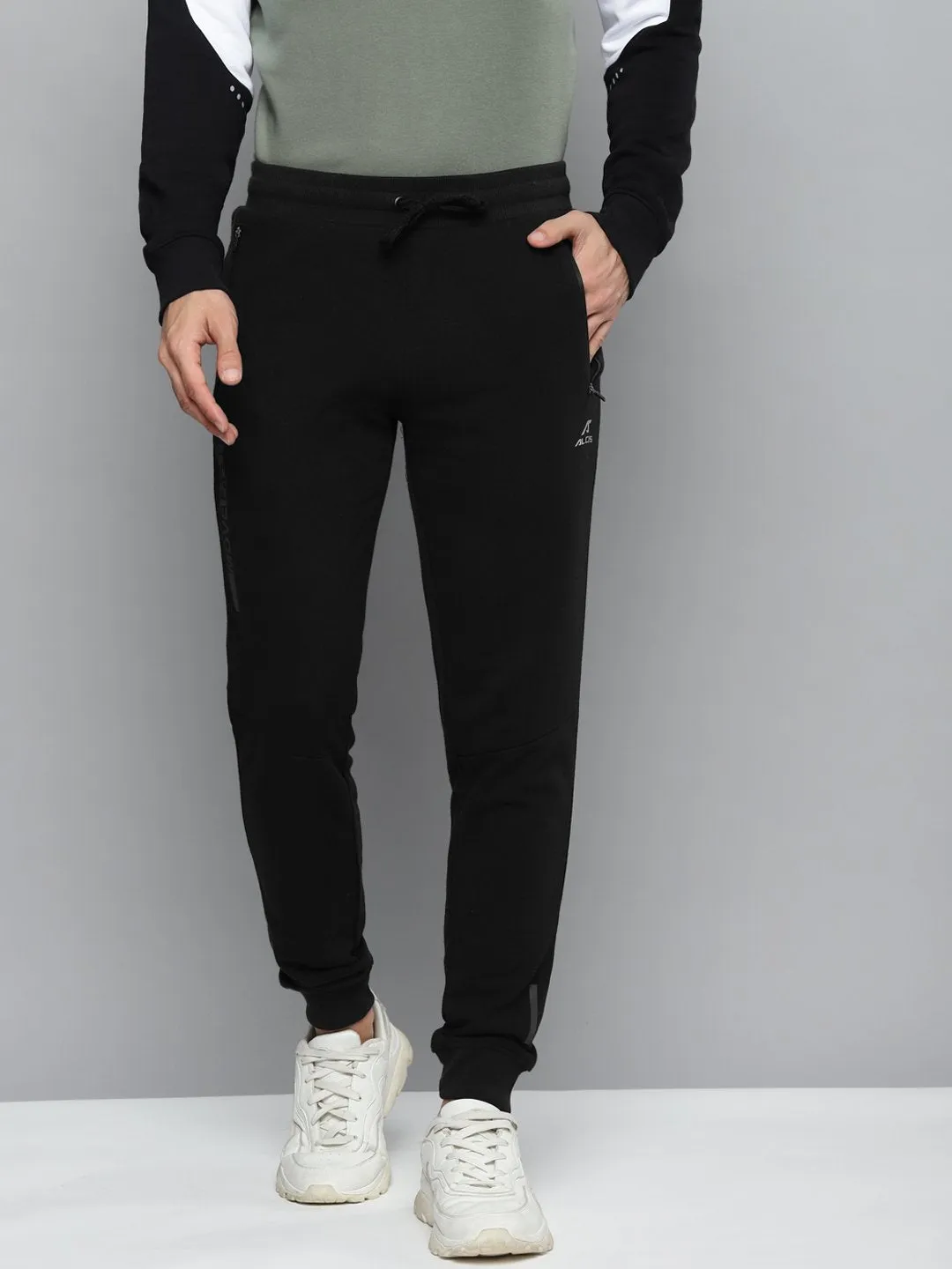 Alcis Men Black Solid Slim Fit Joggers