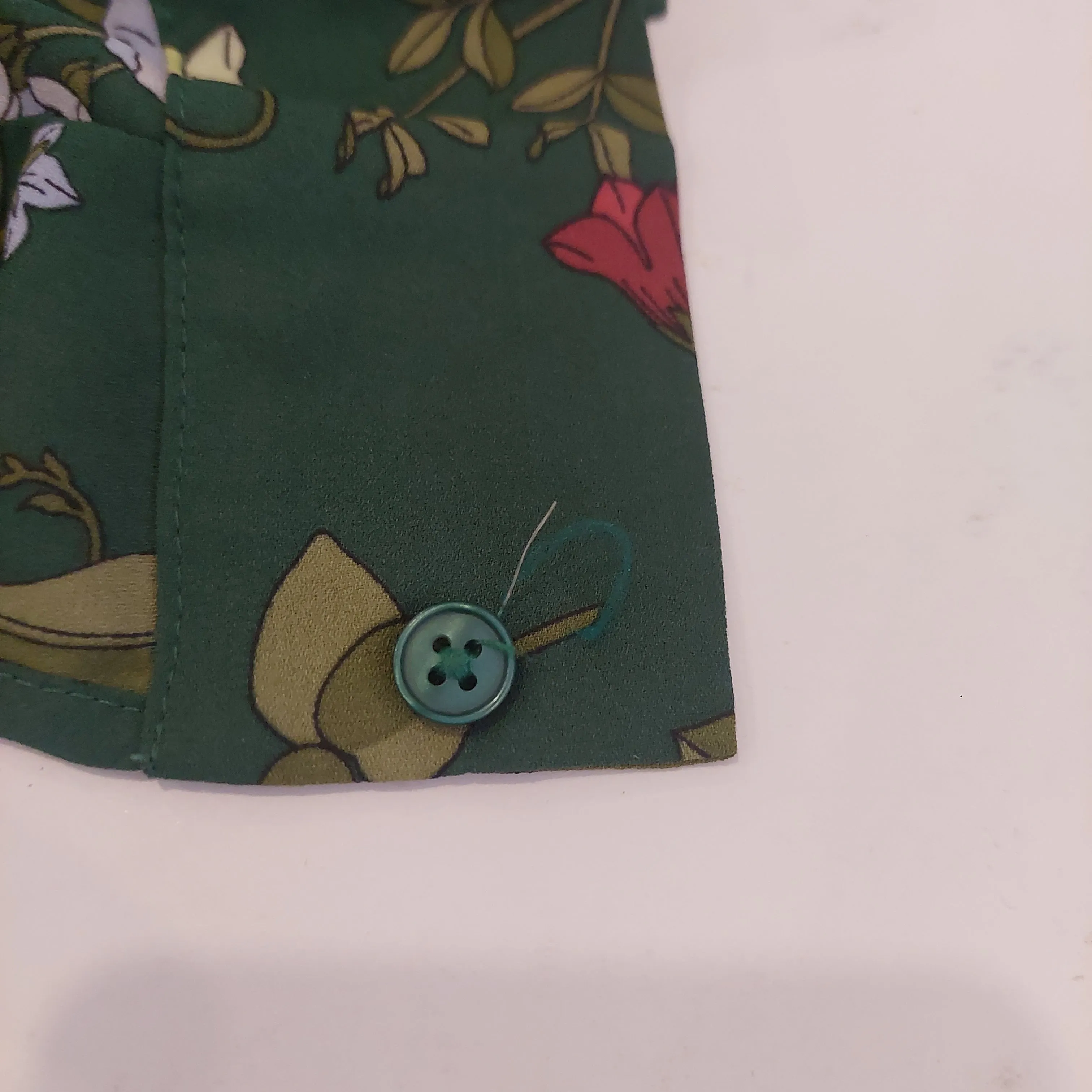 Ann Taylor Green Floral Printed Collared Shirt | Pre loved |