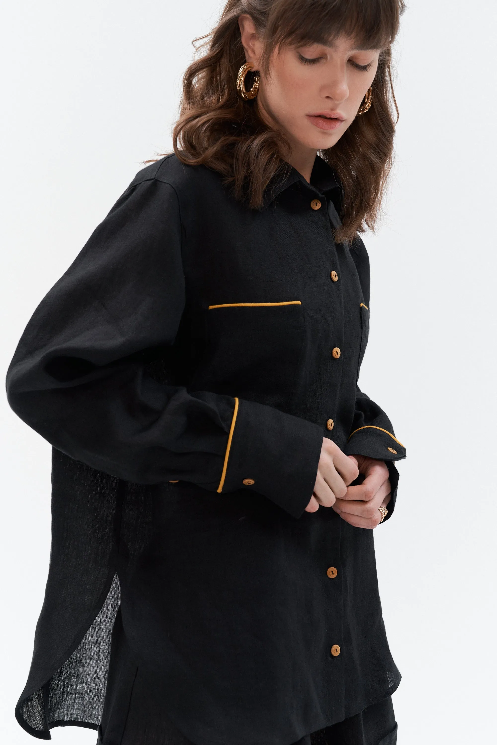 Linen shirt with golden stripe “Brillante” (Black)