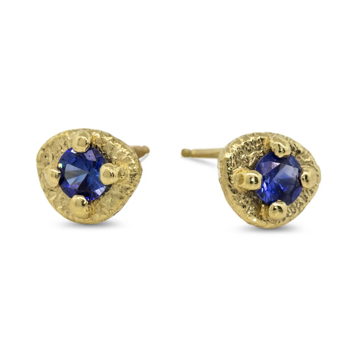 Sapphire Pebble Stud Earrings in 18k yellow gold